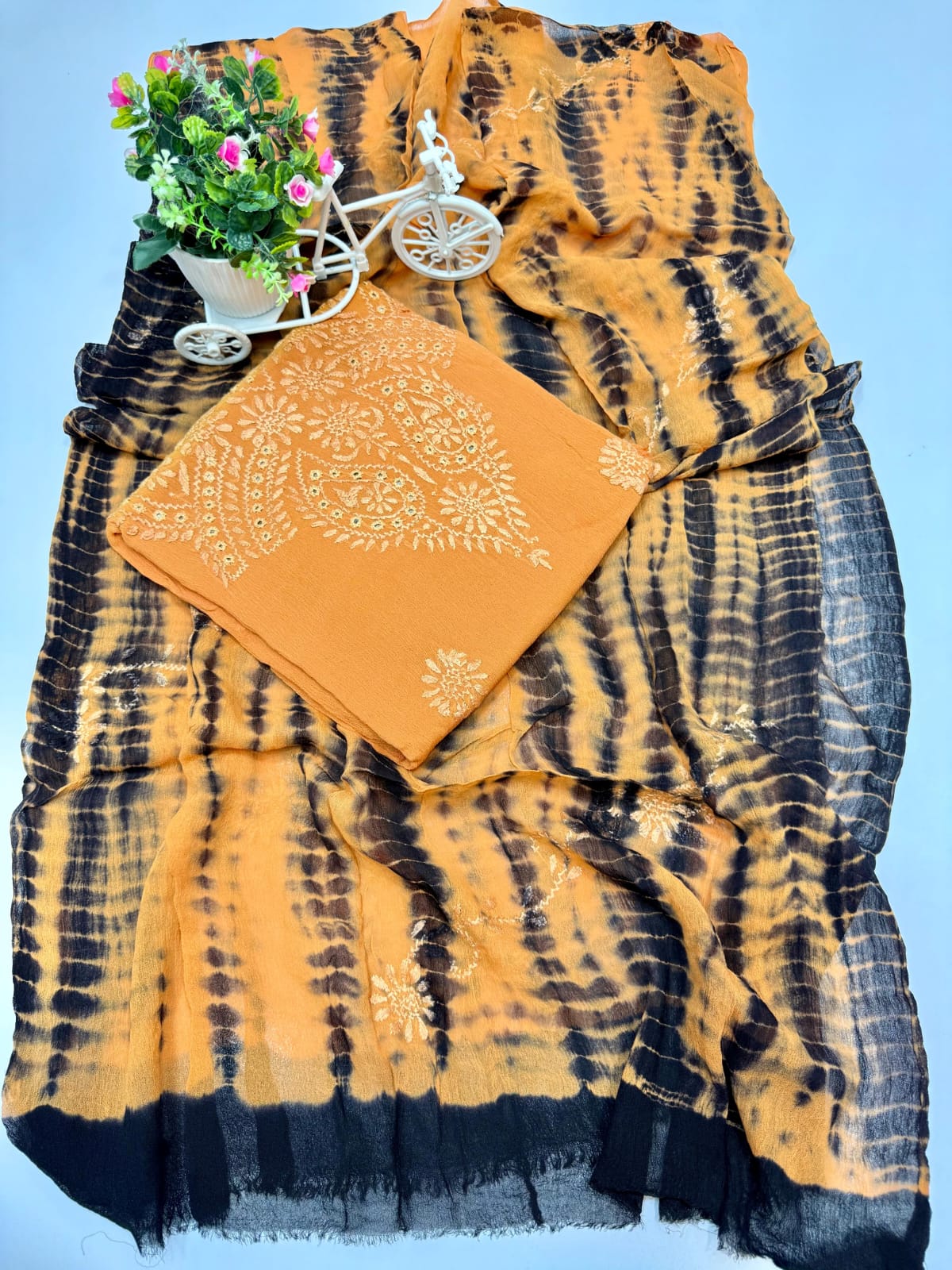 Pakka Sheesha Embroidered Suits