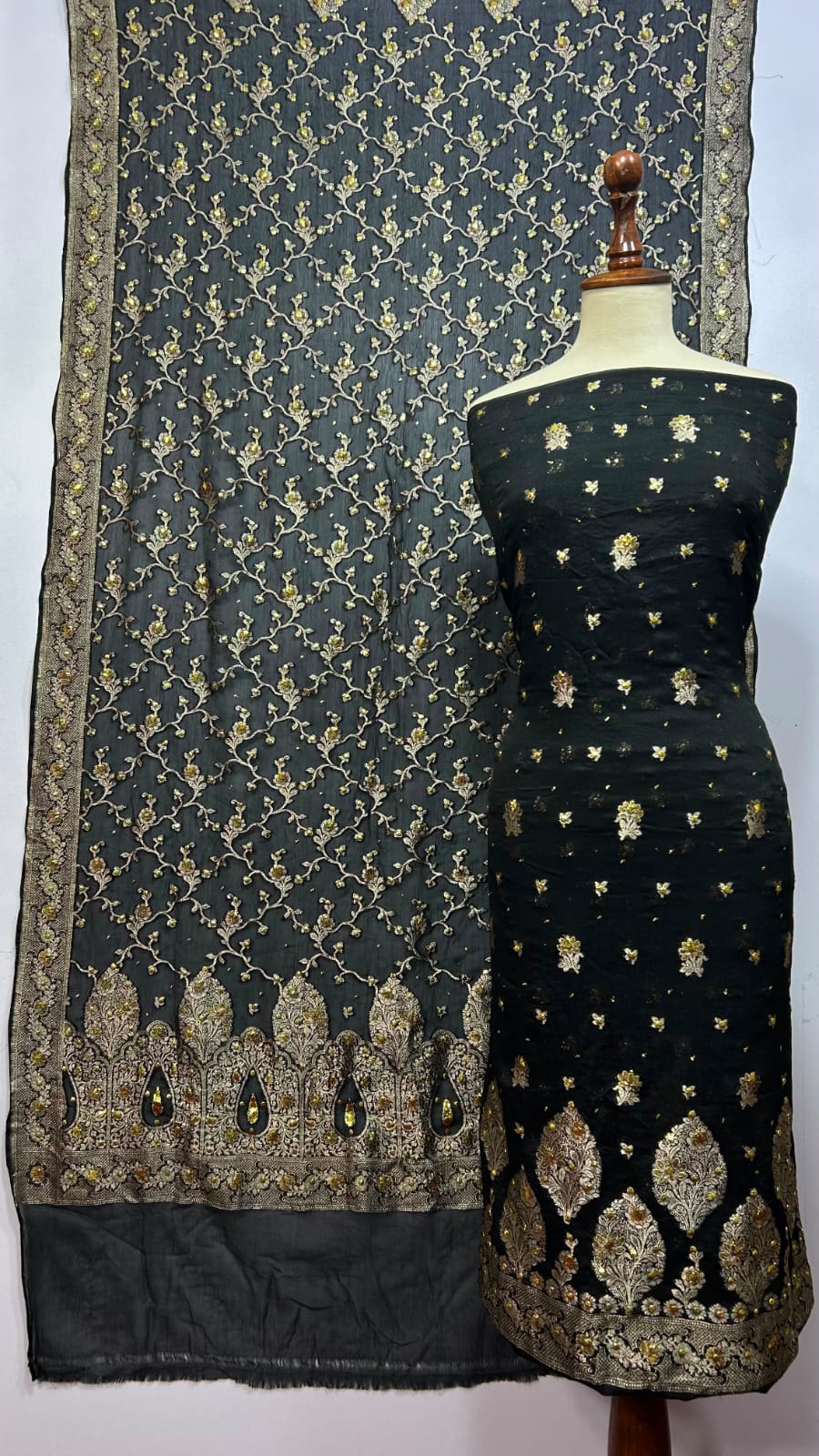 Banarsi Fish Mukesh Kamdani Work Suit - Image 6