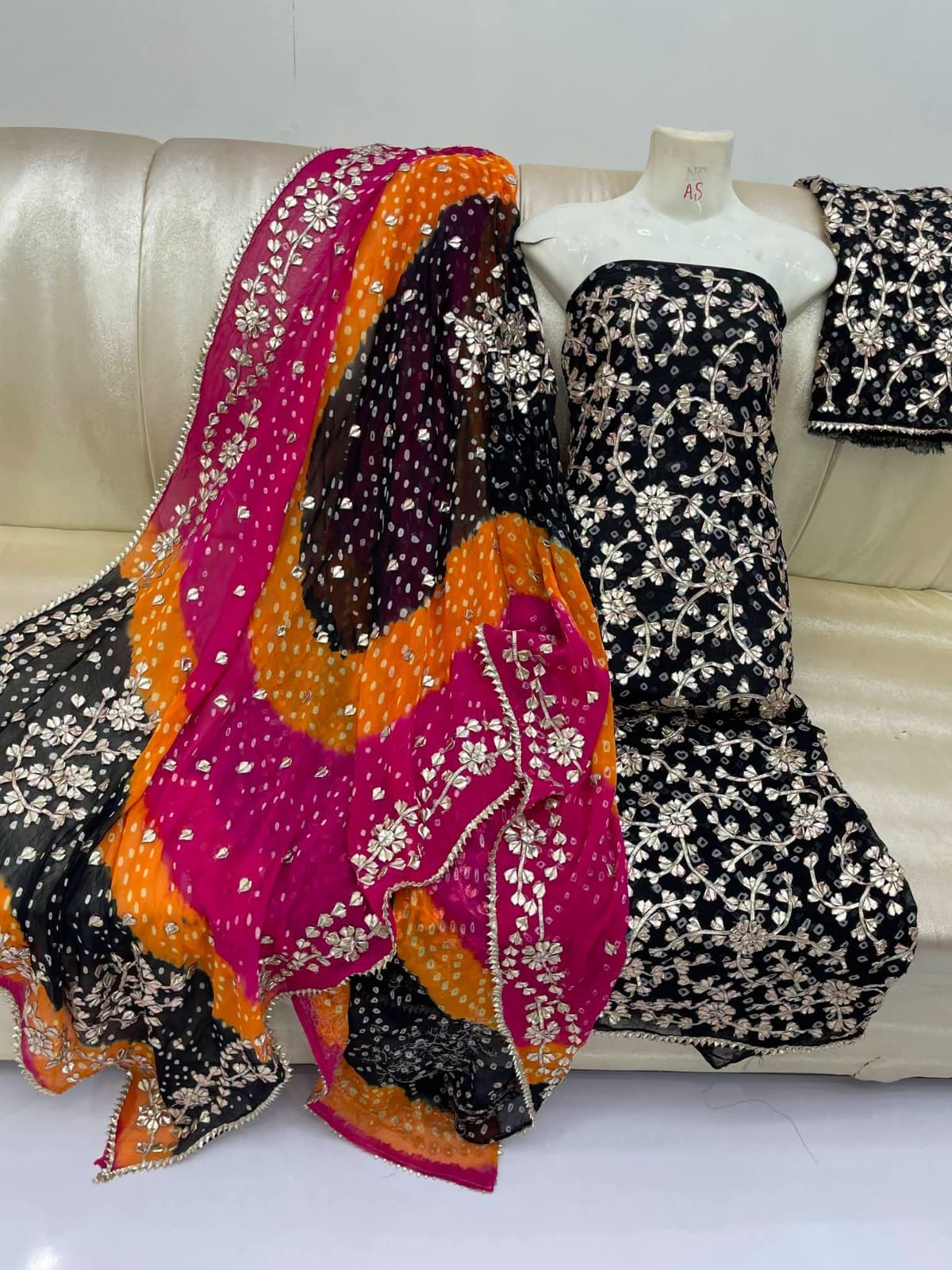 LCD Gota Work Chunri Suit - Image 4